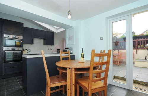 Westleigh Apartment | Cecily Cottage