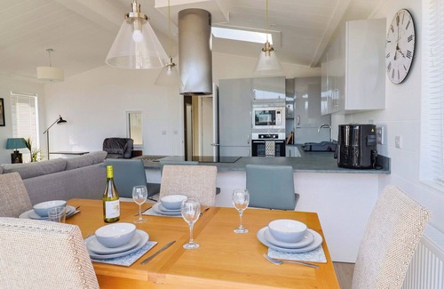 Combpyne Cottage | CEDAR 1, family friendly, with pool in Lyme Regis