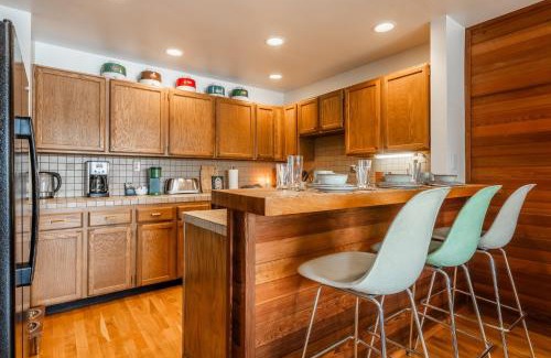 Mammoth Lakes House | Cedar and Snow