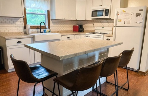 Put-in-Bay Cabin | Cedar Cabin, PIB Cabins