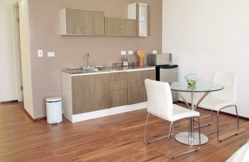 San Pedro Hotel | Cedar Cats Short Stay Apartments - Adults Only