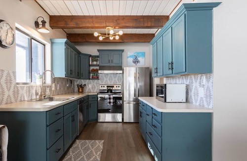 Thayne House | Cedar Creek Chalet ⁓ Snowmobilers Dream ⁓ Hot tub ~ Great Views