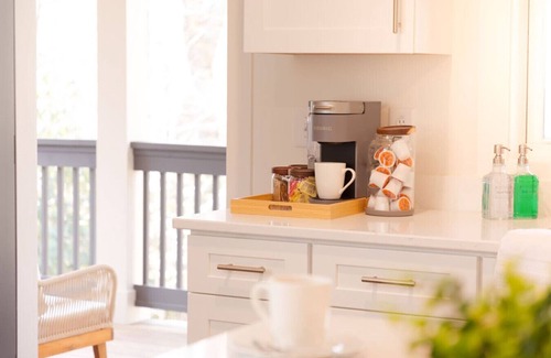 Cashiers House | Cedar Creek Cottage (Short walk to waterfall!)