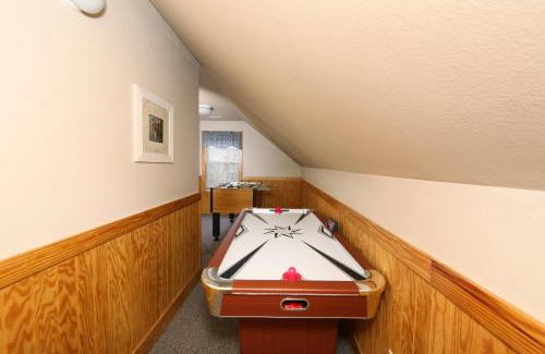 Pigeon Forge Ski Chalet | Cedar Falls #8