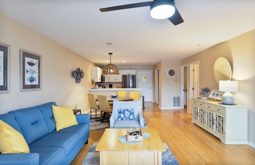 Camdenton Condo | Cedar Glen 238-1I - Lovely Ground Floor Condo with Walkout to Pool!