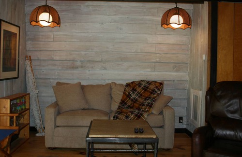 Reed Creek House | Cedar House - A beautiful little home with balconies and deck on Lake Hartwell!
