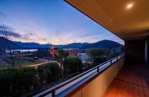 Wanaka House | Cedar House premium holiday home Wanaka