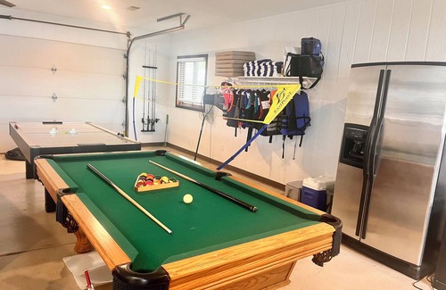 Maple Lake House | Cedar Lake Getaway - Lake House & Game Room w/Loft