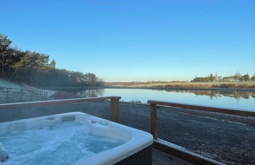 Cornhill on Tweed Ski Chalet | Cedar Lodge - Idyllically situated Lakeside & private hot tub fishing riding