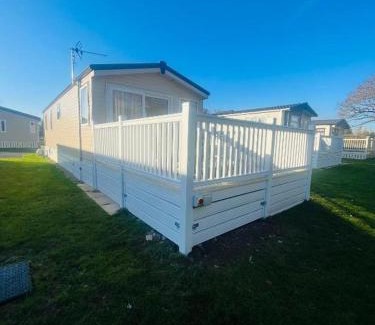 Allerthorpe Cabin | Cedar Lodge With Hot Tub