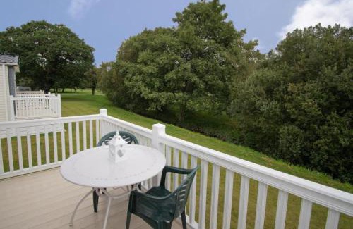 Allerthorpe Cabin | Cedar Lodge With Hot Tub
