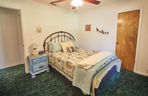 Oakhurst House | Cedar Meadow Escape- Pool table/Wifi/BBQ