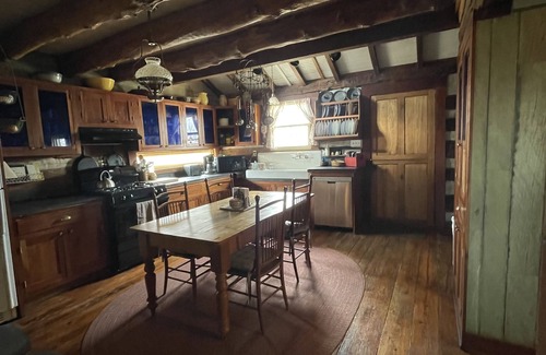 Milford Cabin | Cedar Ridge Farm - Rural Artist/Writer Retreat