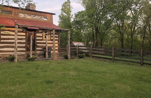 Milford Cabin | Cedar Ridge Farm - Rural Artist/Writer Retreat