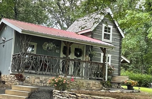 Mount Juliet House | Cedar Twig Cabin: Serene and cozy
