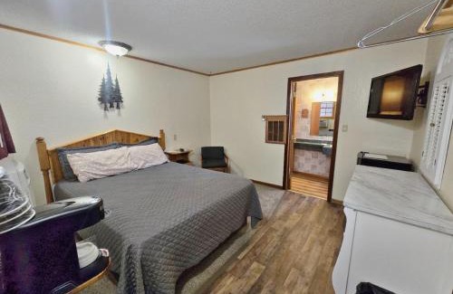 Deadwood Hotel | Cedar Wood Inn