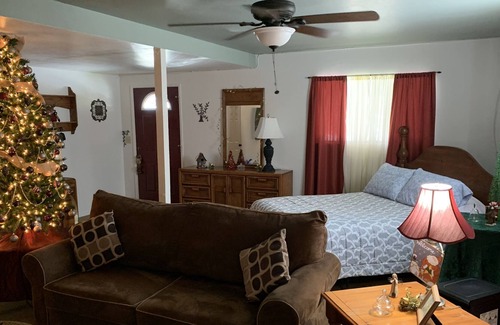 California Hot Springs Cabin | Cedarbrook Trl. BnB