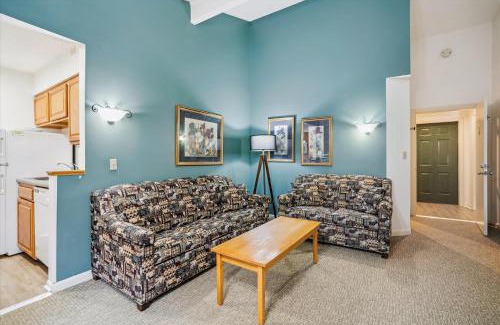 West Bridgewater Hotel | Cedarbrook Deluxe Two Bedroom Suite with outdoor heated pool 20708