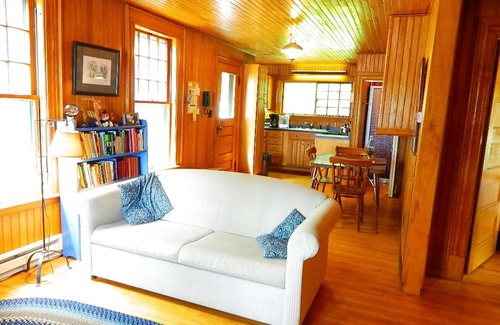Rangeley House | 🐾Cedarcliff - One of a kind private location on the edge of Rangeley Lake, dog friendly