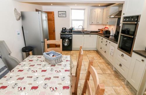 Bont Newydd House | Cefn Werthyd Farmhouse
