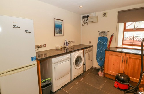 Garndolbenmaen Cottage | Cefn-yr-efail