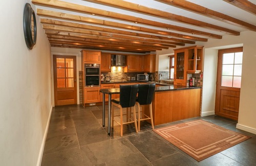Garndolbenmaen Cottage | CEFN-YR-EFAIL, pet friendly, character holiday cottage in Porthmadog