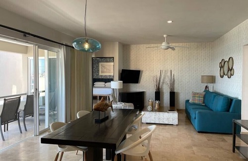 Juarez Resort | Celebrate New Years! 3 BR Suite on Medano Beach & Steps from the Heart of Cabo