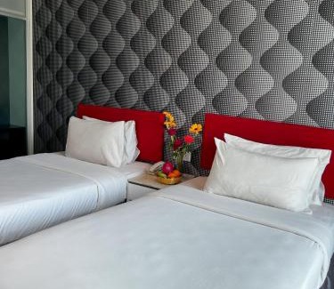 Lubok Buaya Hotel | Cenang Plaza Beach Hotel