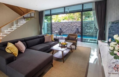 Lubok Buaya Hotel | Cenang Plaza Beach Hotel