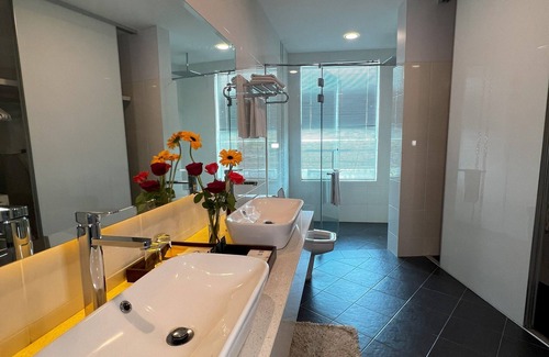 Lubok Buaya Hotel | Cenang Plaza Beach Hotel