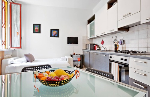 Bullona Apartment | Cenisio 54