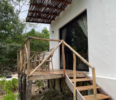 Lazaro Cardenas Resort | Cenote escondido