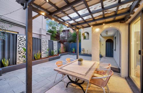 Maylands Apartment | CENT29 - Riverside Retreat
