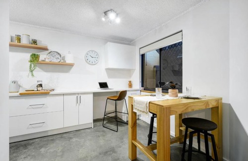Maylands Apartment | CENT29 - Riverside Retreat