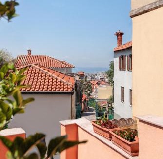 Ano Poli Apartment | Centaurus Apartment in Old Town