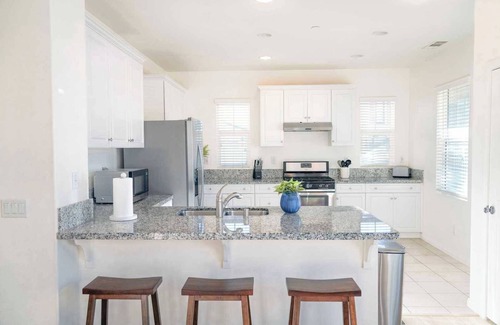 Ontario House | Centennial Cir on Ontario #41640