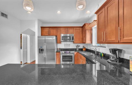 Coconut Grove House | Center Grove - Lush & Spacious & New - 3 Bedrooms