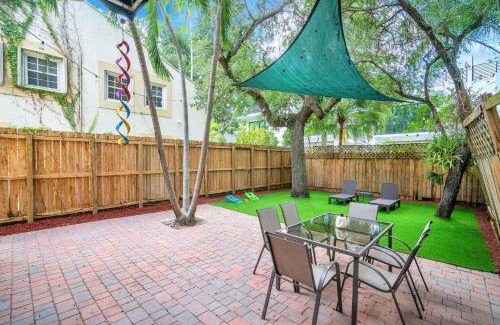 Coconut Grove House | Center Grove - Lush & Spacious & New - 3 Bedrooms