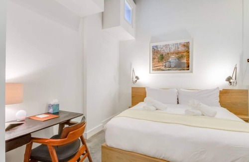 The Gulch Hotel | Center Gulch - Walk to Downtown - Private Parking