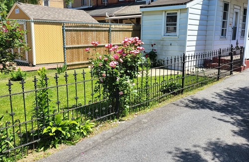 Allentown Apartment | CENTER OF IT ALL! Walkable to PPL center, bars,restaurants. FREE parking on-site