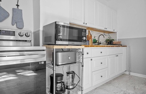 Cleveland Apartment | Center of Little Italy #2