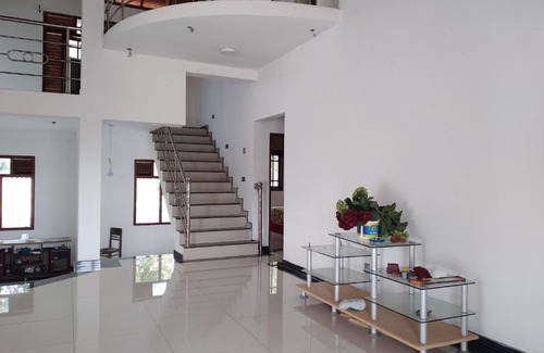 Ambalangoda House | Center Point Villa Hikakduwa