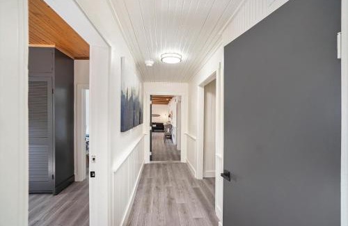 Douglas Apartment | Center Suite B