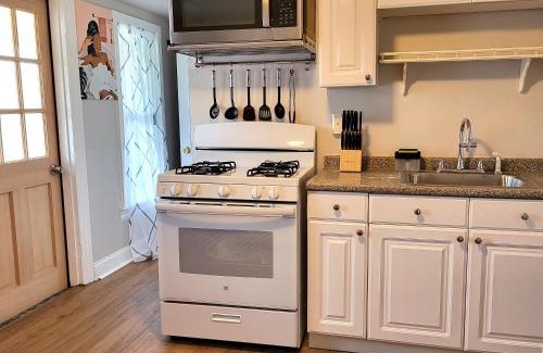 Allentown Apartment | Center to all 2 BR near hospitals, colleges, restaurants, events