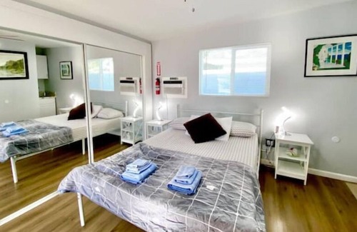 Beverly Green Bed & Breakfast | Center Vegas Casita Bedroom 4