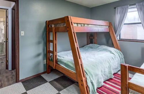 Compton Cabin | Centerpoint Trail Cabin- Perfect hiking just steps away