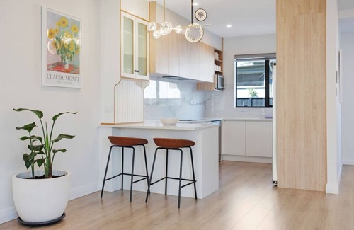 Mount Eden House | Central Oasis Townhouse with Parking and Air-con