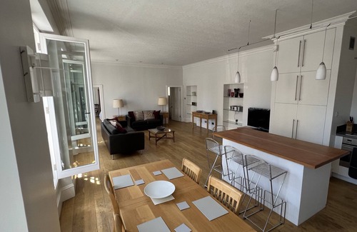 Inverness City Centre Apartment | Central 1-bed Apartment in Inverness, Sleeps 4
