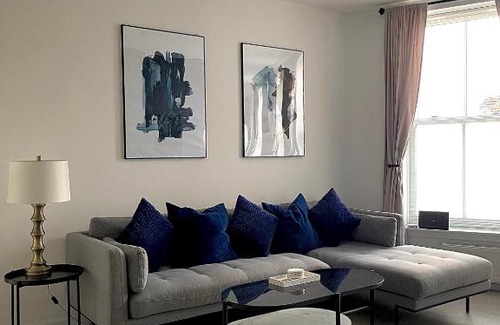 Montrose Apartment | Central 2-bedroom apartment, Montrose