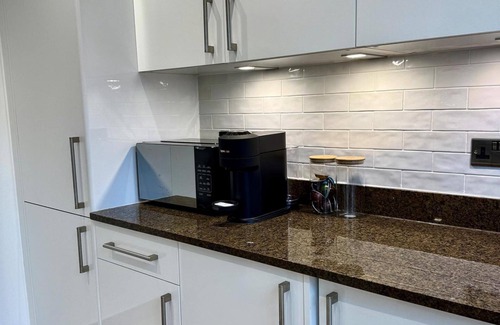 Canonbury Apartment | Central 2bed Apartment-sleeps 4, Pets Ok & Balcony